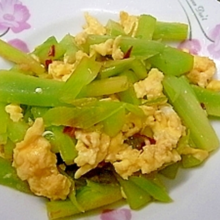 茎レタスと卵の炒め物